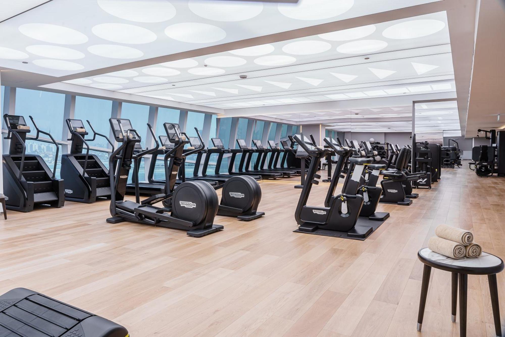 Hotel Fairmont Doha à Lusail Extérieur photo The gym at the 100 East 53rd Street building