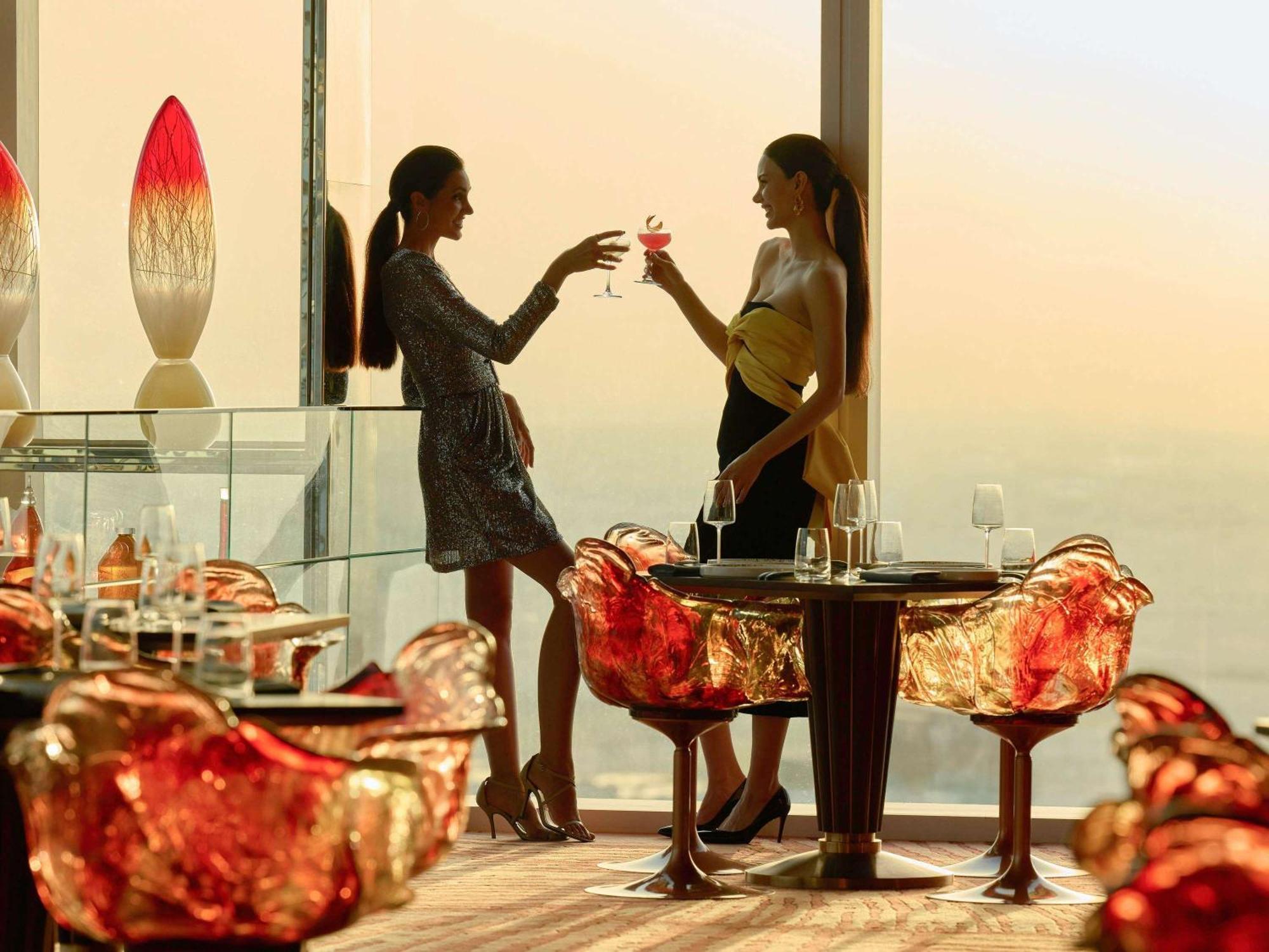 Hotel Fairmont Doha à Lusail Extérieur photo The bar at the 101 lounge
