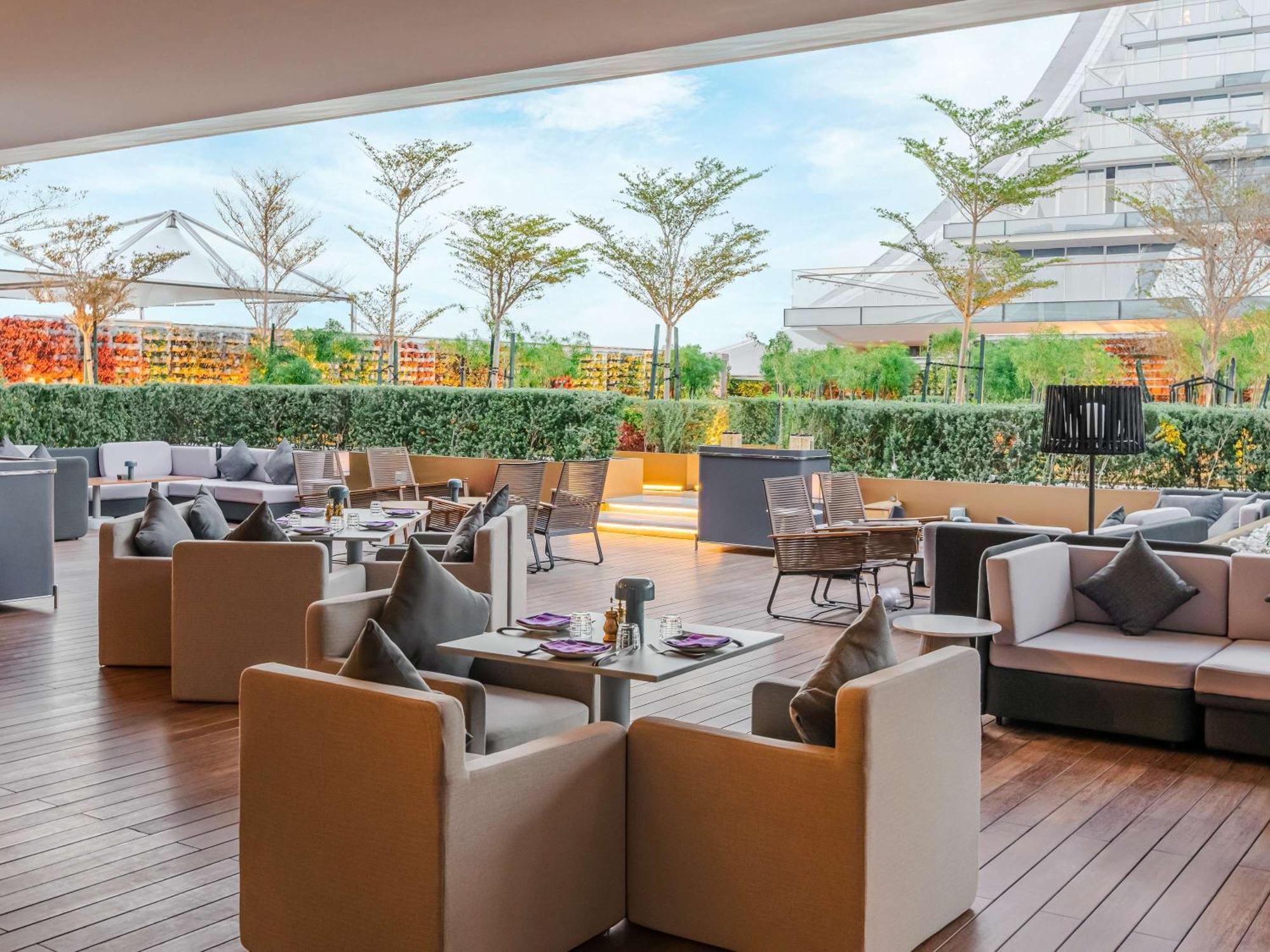 Hotel Fairmont Doha à Lusail Extérieur photo The Terrace