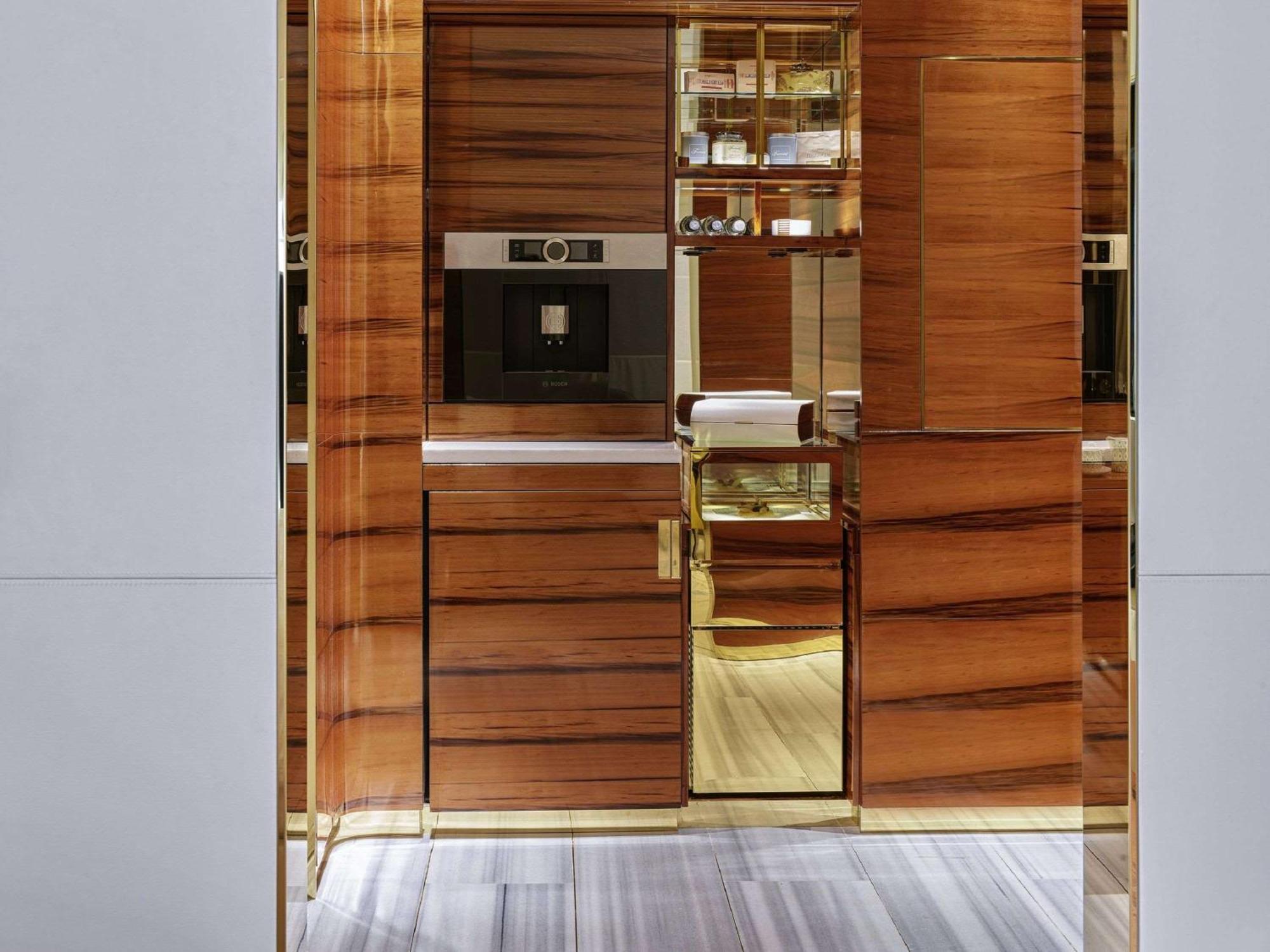 Hotel Fairmont Doha à Lusail Extérieur photo A kitchen by the Italian company Snaidero
